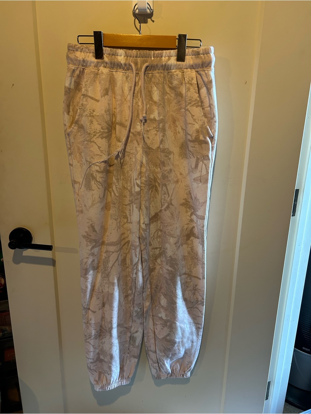 Aeropostale pink camo joggers